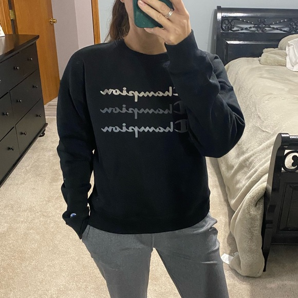Champion Sweatshirt - Picture 3 of 14